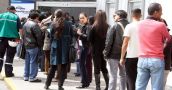 La desocupación golpea más entre las mujeres menores de 30 años