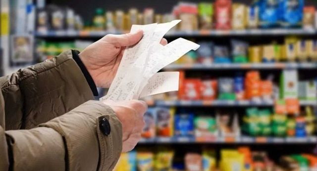 El consumo real en los supermercados cayó un 14,2%