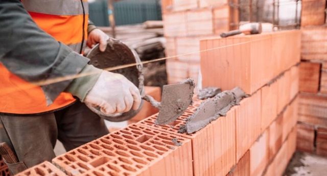Construcción: el empleo formal cayó un 26,4% y se profundiza la crisis del sector en la provincia