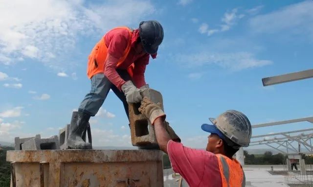 El empleo formal en la construcción completó dos años seguidos en alza