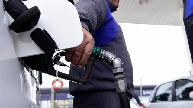 El consumo de combustibles tuvo una leve suba en agosto
