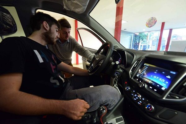 La venta de autos 0 km bajó un 13,3%