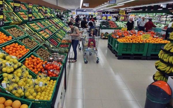 Supermercados: el consumo de frutas y verduras disminuyó un 29,7%