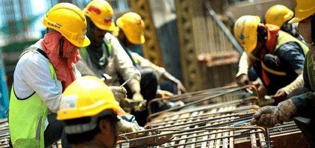 Tras más de dos años y medio en alza, cayó el empleo registrado en la construcción