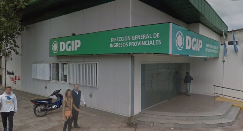 En mayo la recaudación de impuestos cayó más de un 40% en términos reales