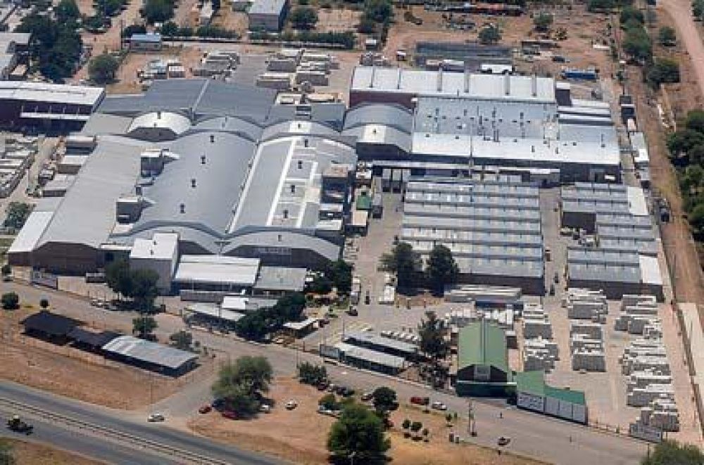 Parque industrial: las empresas están habilitadas pero trabajan con menos personal