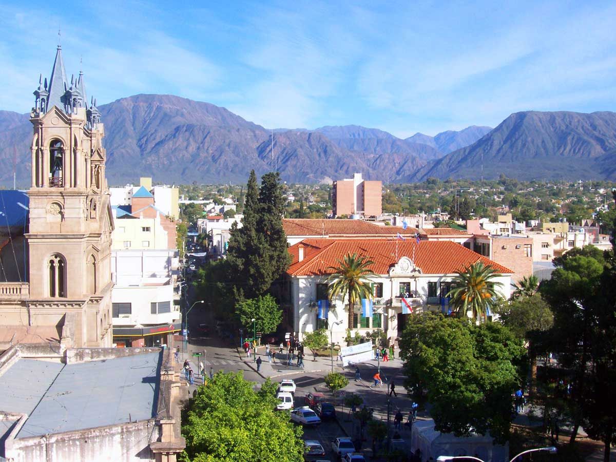 En la ciudad Capital 15 mil personas buscan un trabajo diferente al que tienen