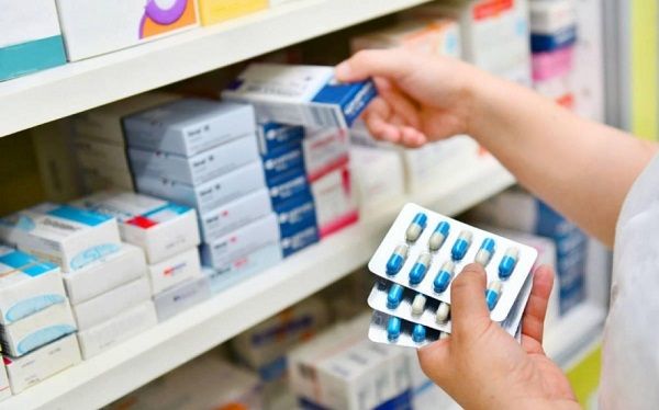 Cuarentena: pese a estar exceptuadas cayeron fuerte las ventas en farmacias y ferreterías