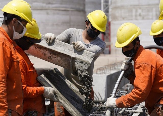 El trabajo registrado en la construcción subió un 33,9%