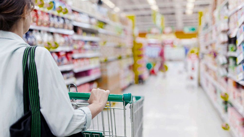 El consumo en los supermercados creció un 32% en agosto