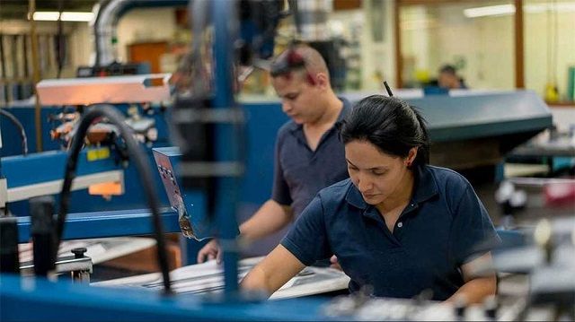 El empleo registrado en el sector privado creció un 9,3% en julio